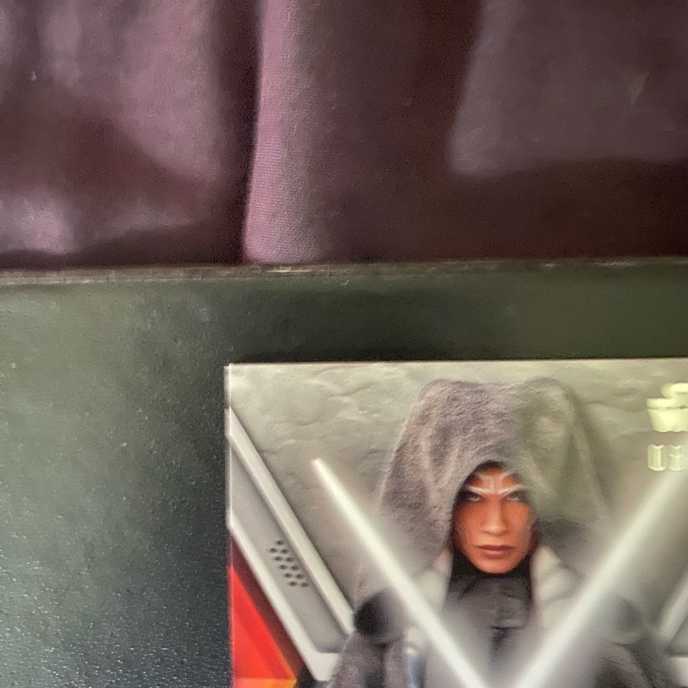 Topps 2021 Mandalorian Series 2 Fabric Relic 8/25 FR-AA - Picture 3 of 5